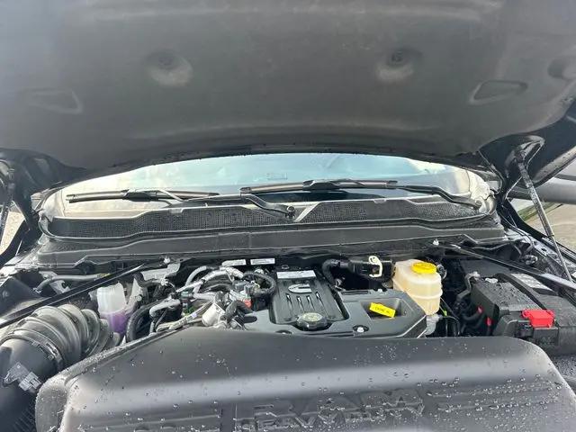 2025 Ram 2500 Tradesman Crew Cab 4x4 6'4" Box