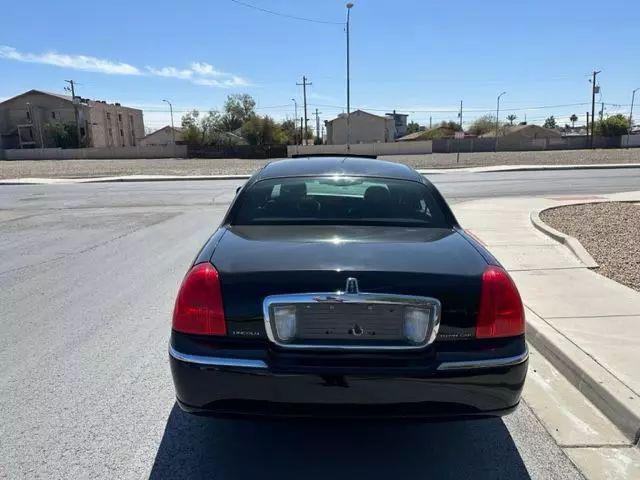 2007 Lincoln Town Car Designer Series