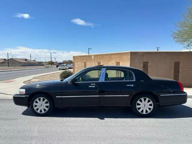 2007 Lincoln Town Car Designer Series