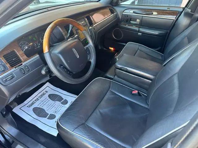 2007 Lincoln Town Car Designer Series