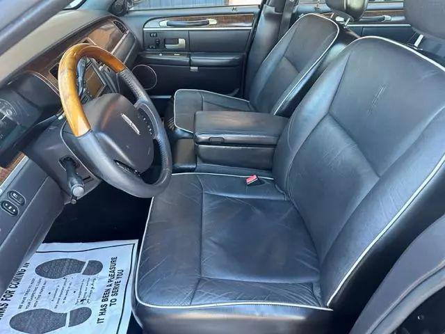 2007 Lincoln Town Car Designer Series