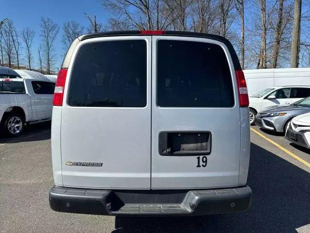 2020 Chevrolet Express Passenger RWD 3500 Extended Wheelbase LS