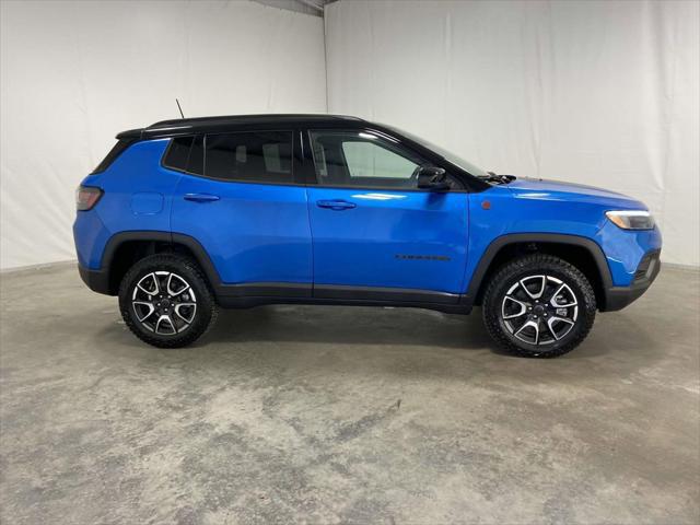 2025 Jeep Compass COMPASS TRAILHAWK 4X4
