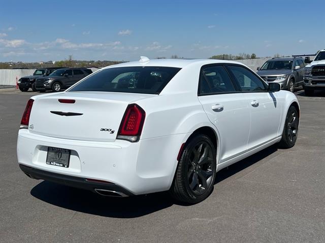 2023 Chrysler 300 300S