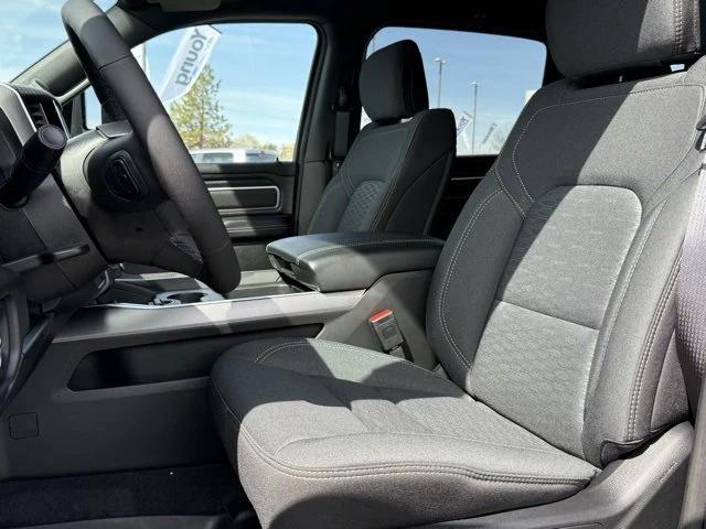 2025 RAM Ram 1500 RAM 1500 BIG HORN CREW CAB 4X4 64 BOX