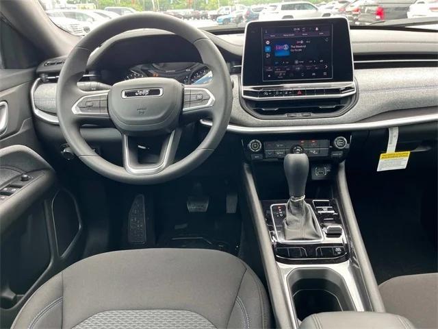 2025 Jeep Compass COMPASS SPORT 4X4