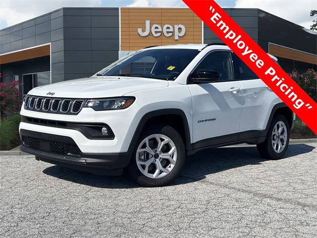 2025 Jeep Compass COMPASS LATITUDE 4X4
