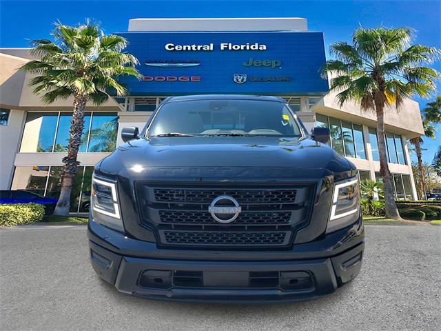2024 Nissan TITAN Crew Cab SV 4x2