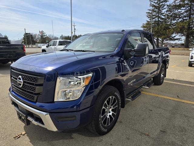 2021 Nissan TITAN Crew Cab SV 4x4
