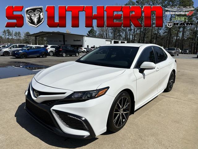 2022 Toyota Camry SE Nightshade Edition