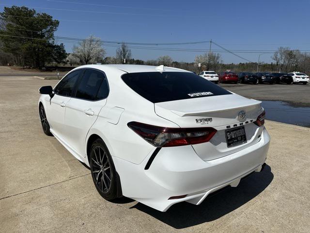 2022 Toyota Camry SE Nightshade Edition