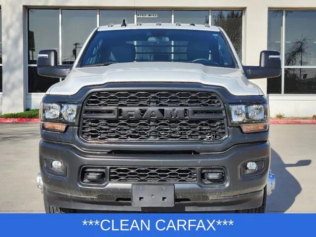 2023 RAM 3500 Tradesman Crew Cab 4x4 8 Box