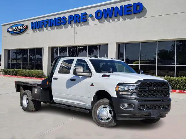 2023 RAM 3500 Tradesman Crew Cab 4x4 8 Box