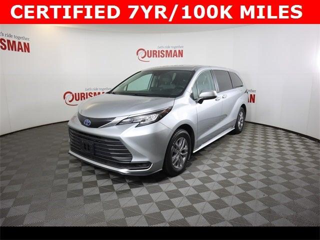 2022 Toyota Sienna LE