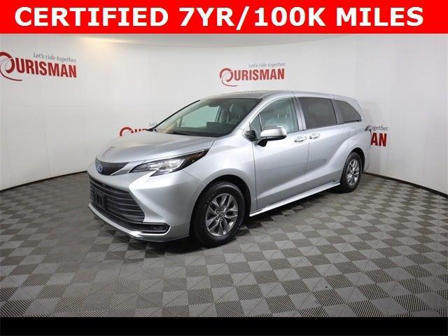 2022 Toyota Sienna LE
