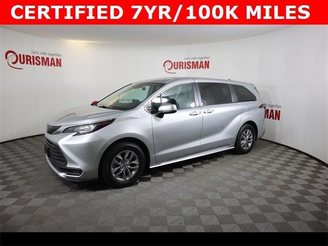 2022 Toyota Sienna LE