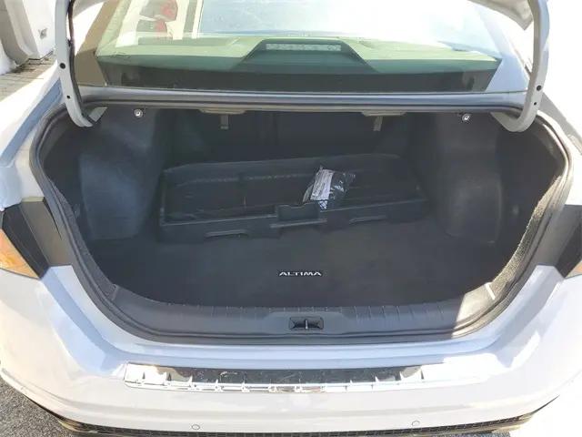 2023 Nissan Altima SR FWD