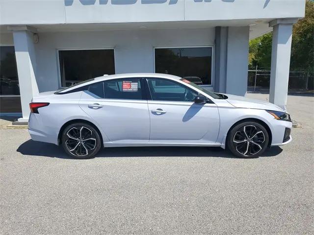 2023 Nissan Altima SR FWD