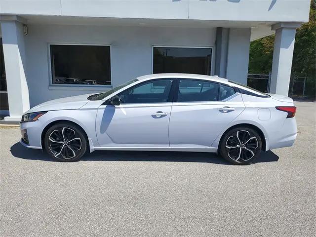 2023 Nissan Altima SR FWD