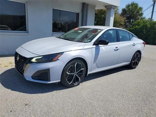 2023 Nissan Altima SR FWD