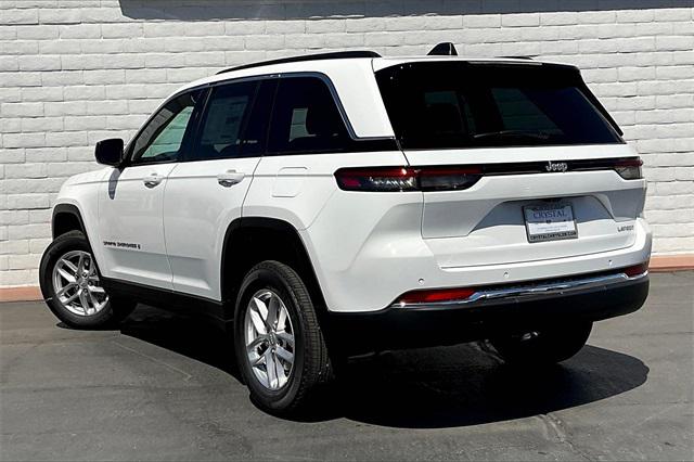 2025 Jeep Grand Cherokee GRAND CHEROKEE LAREDO X 4X2