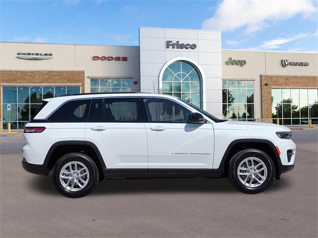 2025 Jeep Grand Cherokee GRAND CHEROKEE LAREDO X 4X4