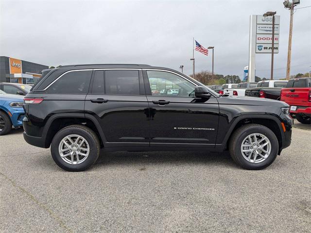 2025 Jeep Grand Cherokee GRAND CHEROKEE LAREDO X 4X4