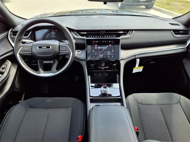 2025 Jeep Grand Cherokee GRAND CHEROKEE LAREDO X 4X2
