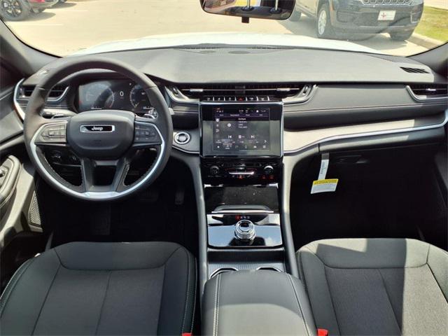 2025 Jeep Grand Cherokee GRAND CHEROKEE LAREDO X 4X2