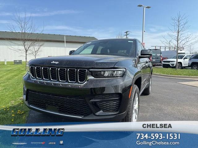 2025 Jeep Grand Cherokee GRAND CHEROKEE LAREDO X 4X4