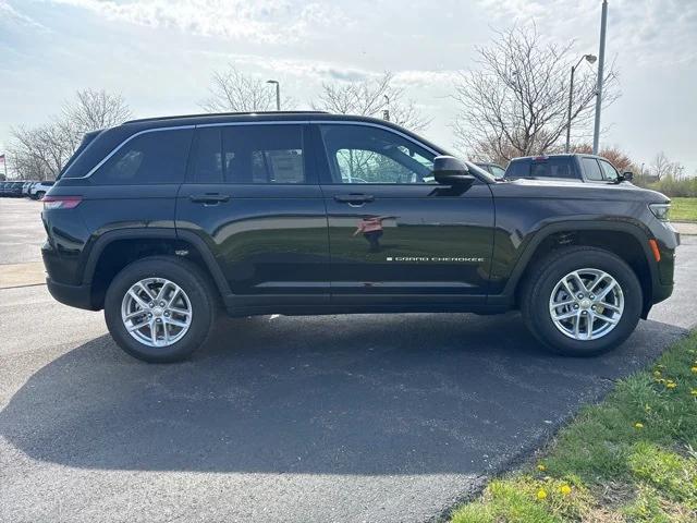 2025 Jeep Grand Cherokee GRAND CHEROKEE LAREDO X 4X4