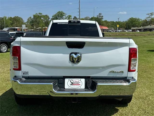 2024 RAM 3500 Tradesman Crew Cab 4x4 8 Box