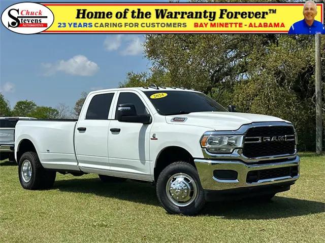 2024 RAM 3500 Tradesman Crew Cab 4x4 8 Box