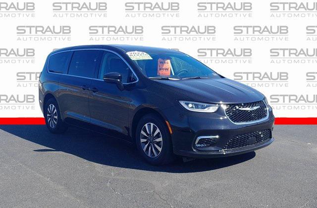 2024 Chrysler Pacifica Hybrid Select