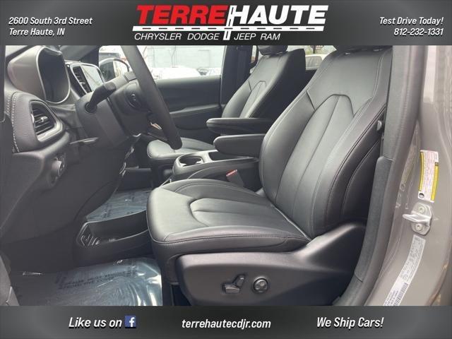 2025 Chrysler Pacifica PACIFICA SELECT