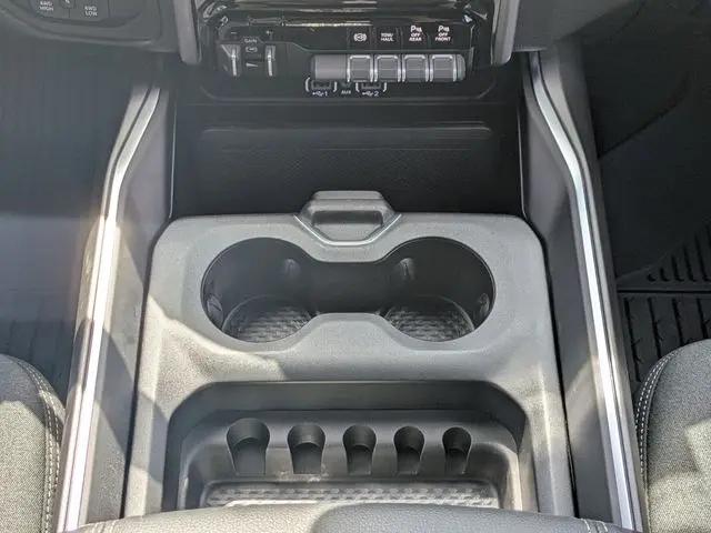 2025 Ram 3500 Big Horn Crew Cab 4x4 6'4" Box