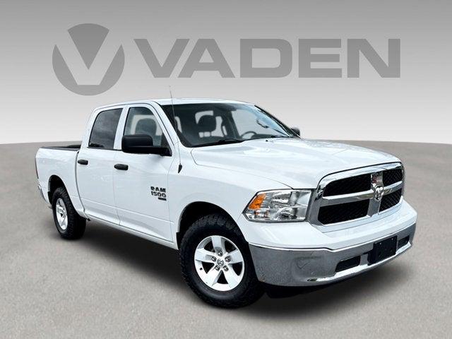 2022 RAM 1500 Classic SLT Crew Cab 4x2 57 Box