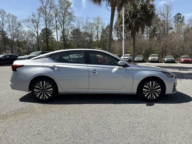 2023 Nissan Altima SV FWD