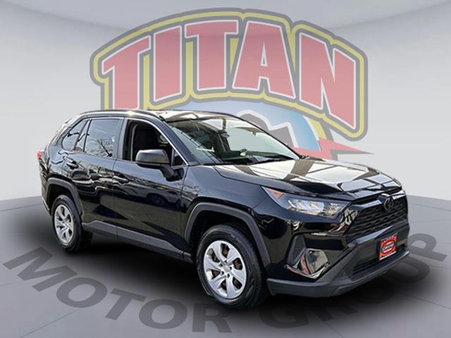 2020 Toyota RAV4 LE [17]