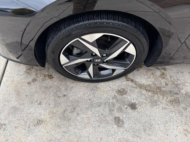 2022 Hyundai Elantra Hybrid Limited