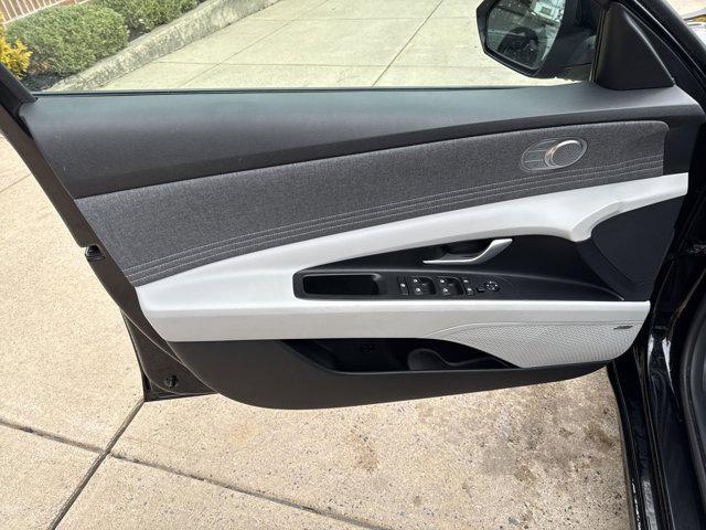 2022 Hyundai Elantra Hybrid Limited