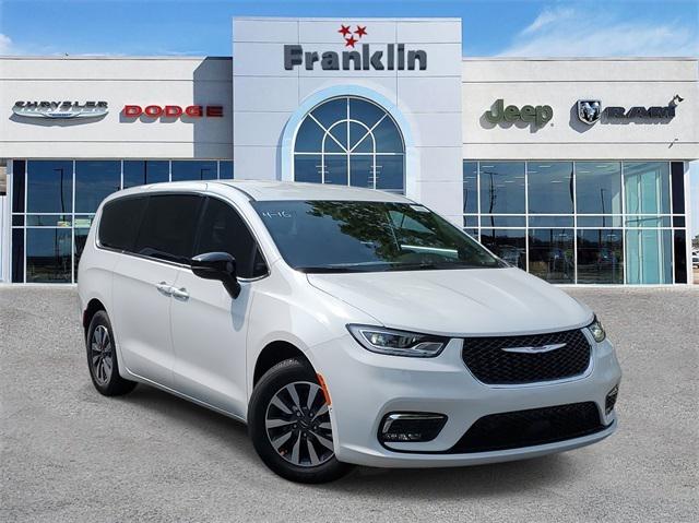 2025 Chrysler Pacifica Hybrid PACIFICA PLUG-IN HYBRID SELECT