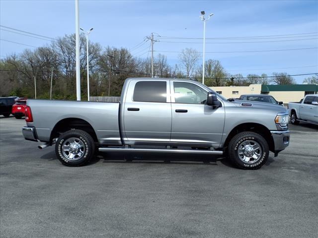 2024 RAM 3500 Tradesman Crew Cab 4x4 64 Box