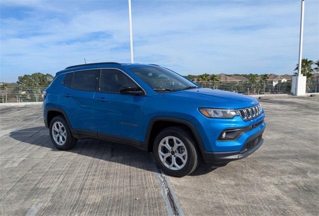 2025 Jeep Compass COMPASS LATITUDE 4X4