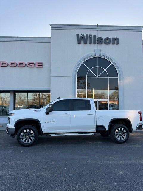2024 Chevrolet Silverado 2500HD 4WD Crew Cab Standard Bed LT
