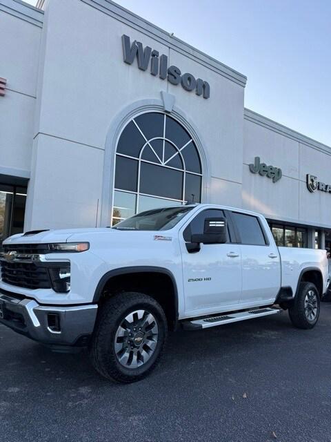 2024 Chevrolet Silverado 2500HD 4WD Crew Cab Standard Bed LT