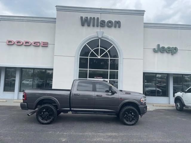 2020 RAM 2500 Laramie Crew Cab 4X4 64 Box
