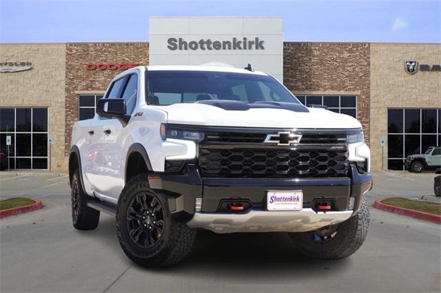 2022 Chevrolet Silverado 1500 4WD Crew Cab Short Bed ZR2