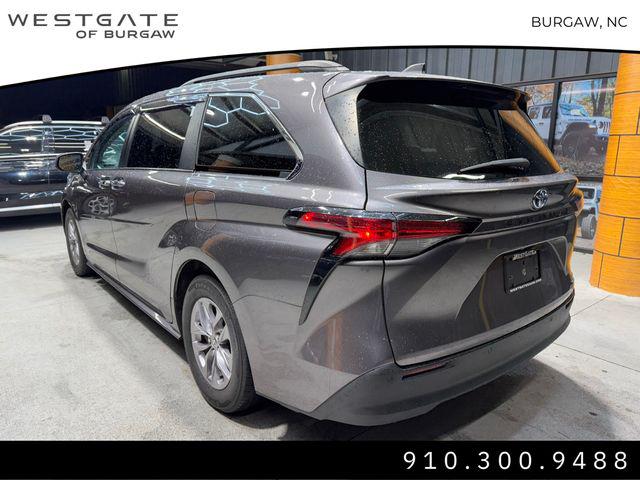 2021 Toyota Sienna XLE