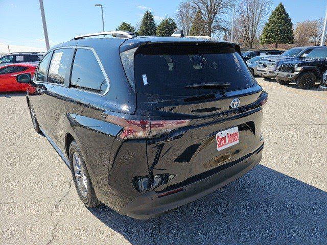 2023 Toyota Sienna XLE